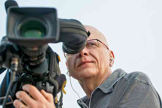 Pete, video cameraman from Germany, at work.