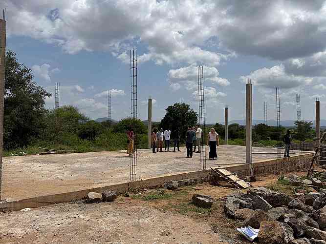 Stavba trvalé církevní budovy v Dimece