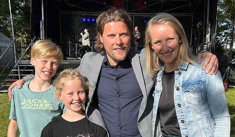 Wicher Knol mit seiner Familie Wicher Knol mit seiner Familie