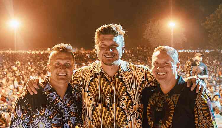 Die Evangelisten Robert Enge und Randy Roberts predigten in Chipata, am vierten Abend kam Evangelist Daniel Kolenda dazu. 