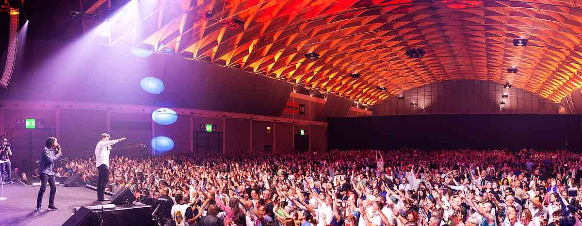 Evangelist Daniel Kolenda at the Fire25 in Friedrichshafen, Germany