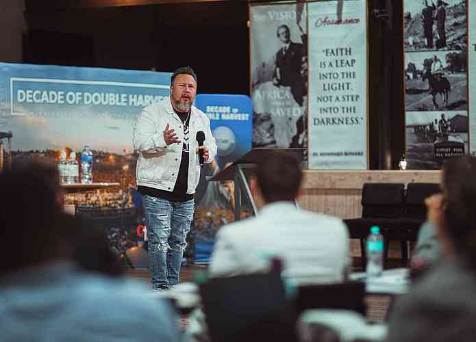 Evangelist Levi Lutz