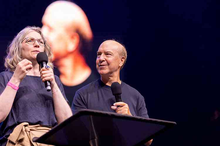 Dr. Claudio Freidzon