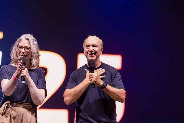 Dr. Claudio Freidzon