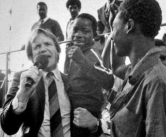 Reinhard Bonnke predigt das Evangelium in Afrika Reinhard Bonnke predigt das Evangelium in Afrika